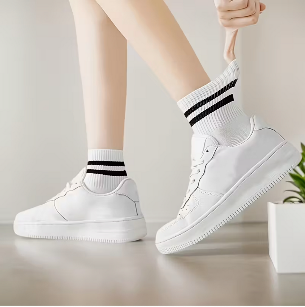 Unisex 5-Pair Striped Mid-Calf Athletic Socks – Breathable Comfortable Casual Sports Socks for Men & Women, Classic Side Stripe Design, Black & White