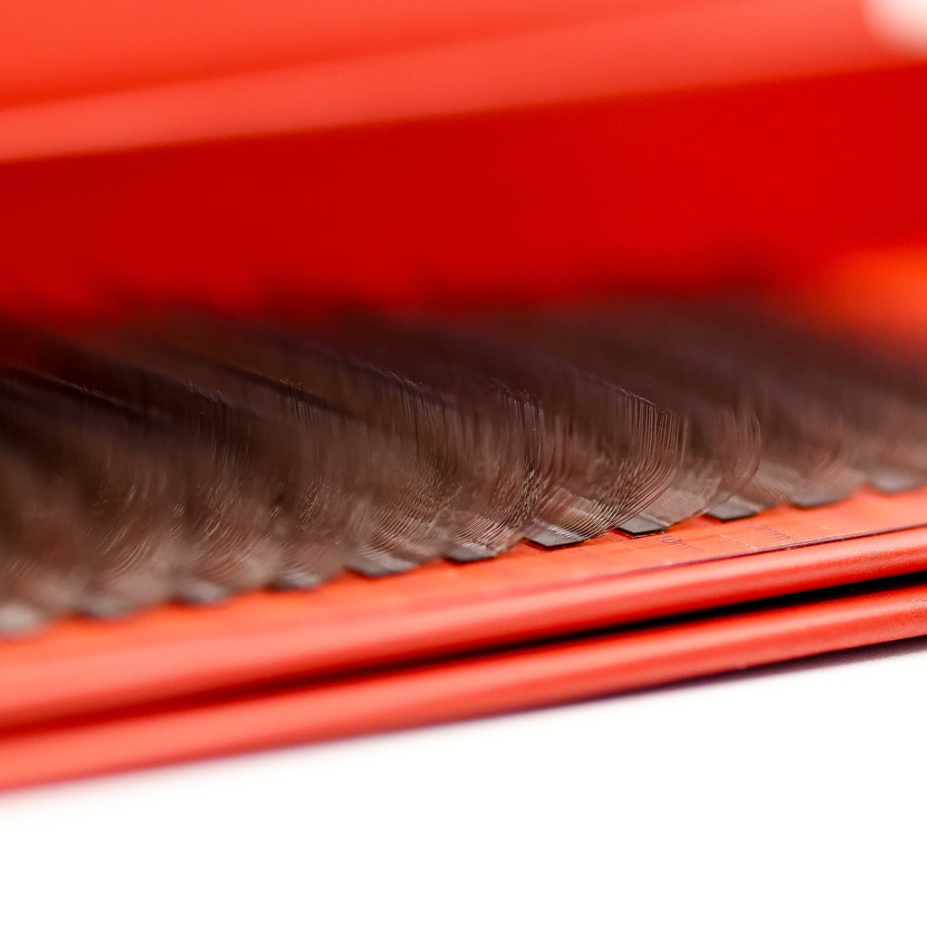 Brown 4D Clover Lashes – 16 Row Mixed Tray