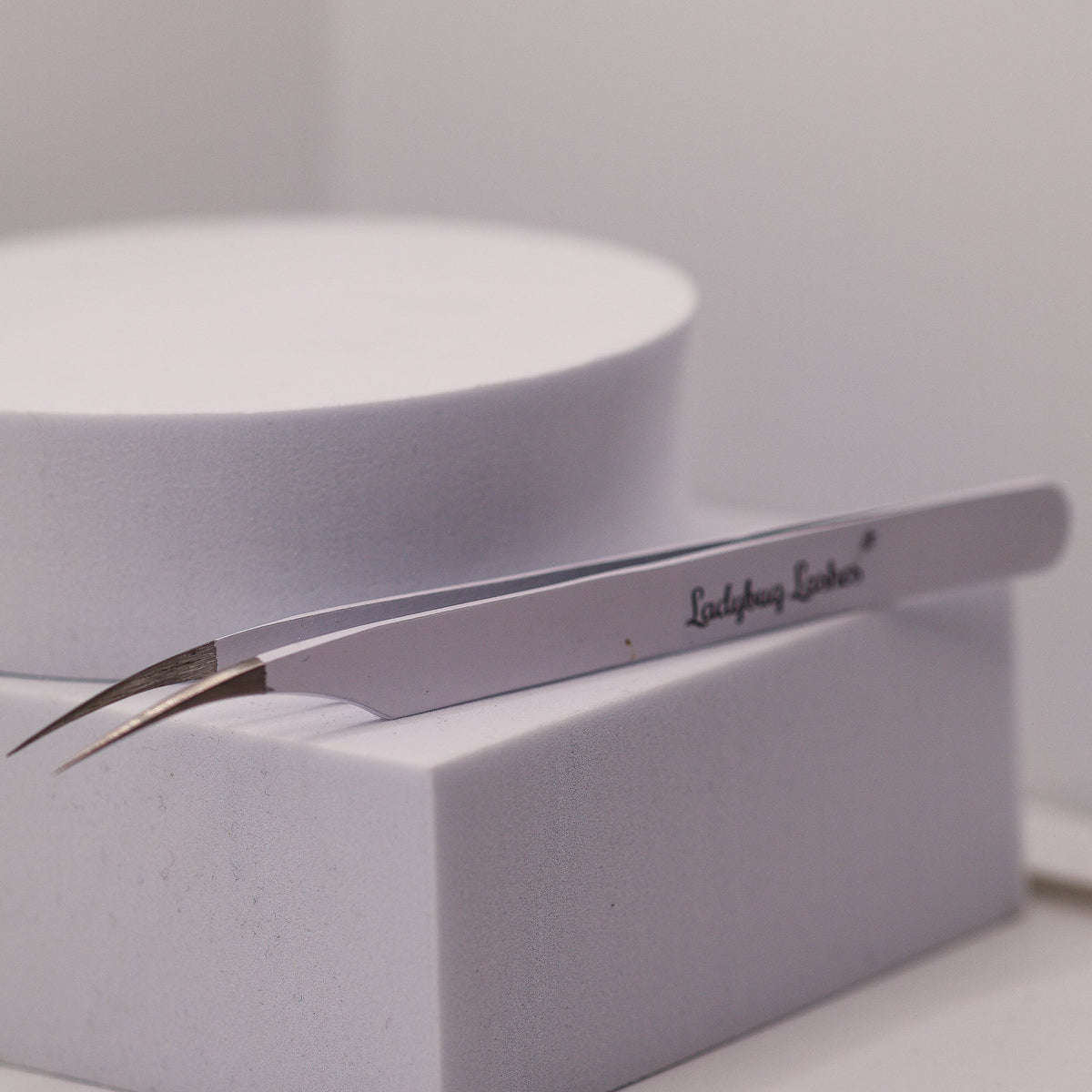 Angled Swoop Tweezers Smooth Tip