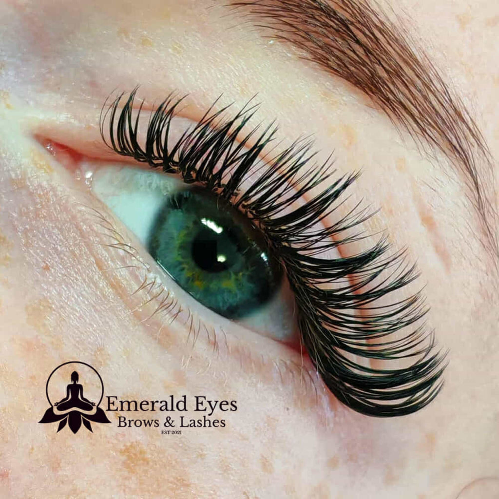 Premade Angel Lashes – 5D Closed Fans | 16 Row Mixed Tray