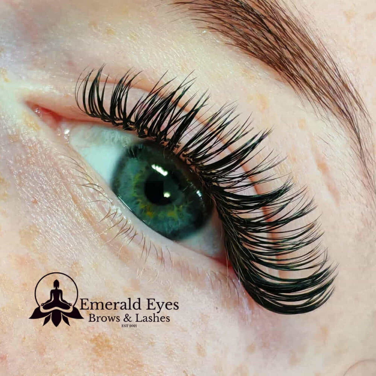 Premade Angel Lashes – 5D Closed Fans | 16 Row Mixed Tray